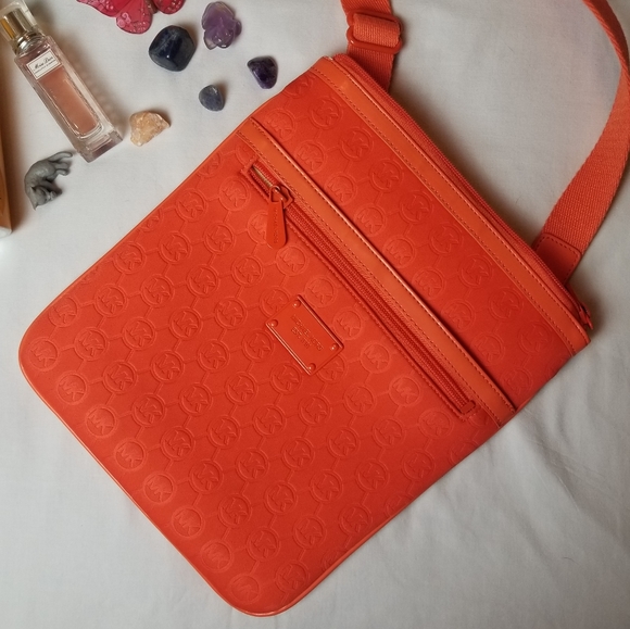 Michael Kors Handbags - Michael Kors Crossbody Bag NWOT